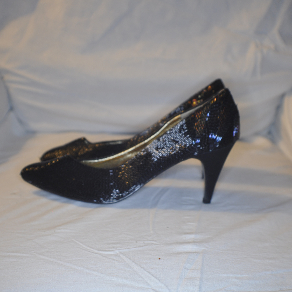 Fantastic J Renee Iridescent Beaded pumps 8.5 M